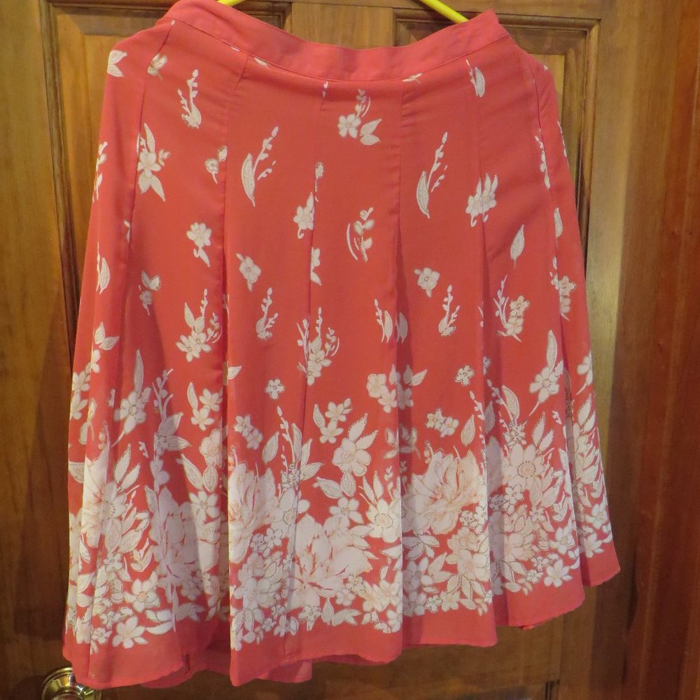 Pretty, Dressy, Summer Skirt with Lining. Size Sm.